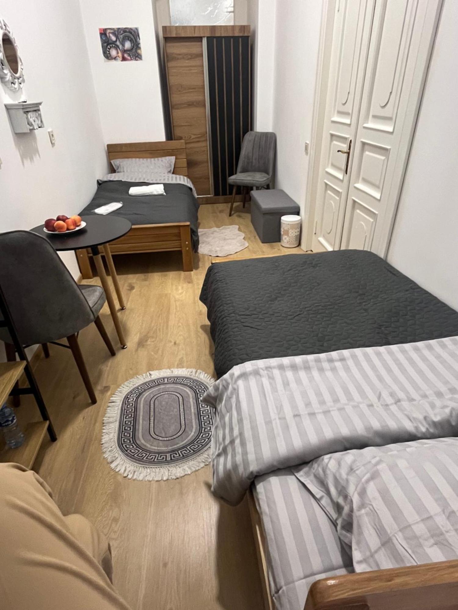 Salomes Guest Room Tbilisi Exterior foto